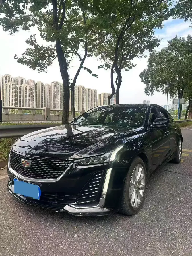 2022 Cadillac CT5 2.0T 237HP L4 10AT