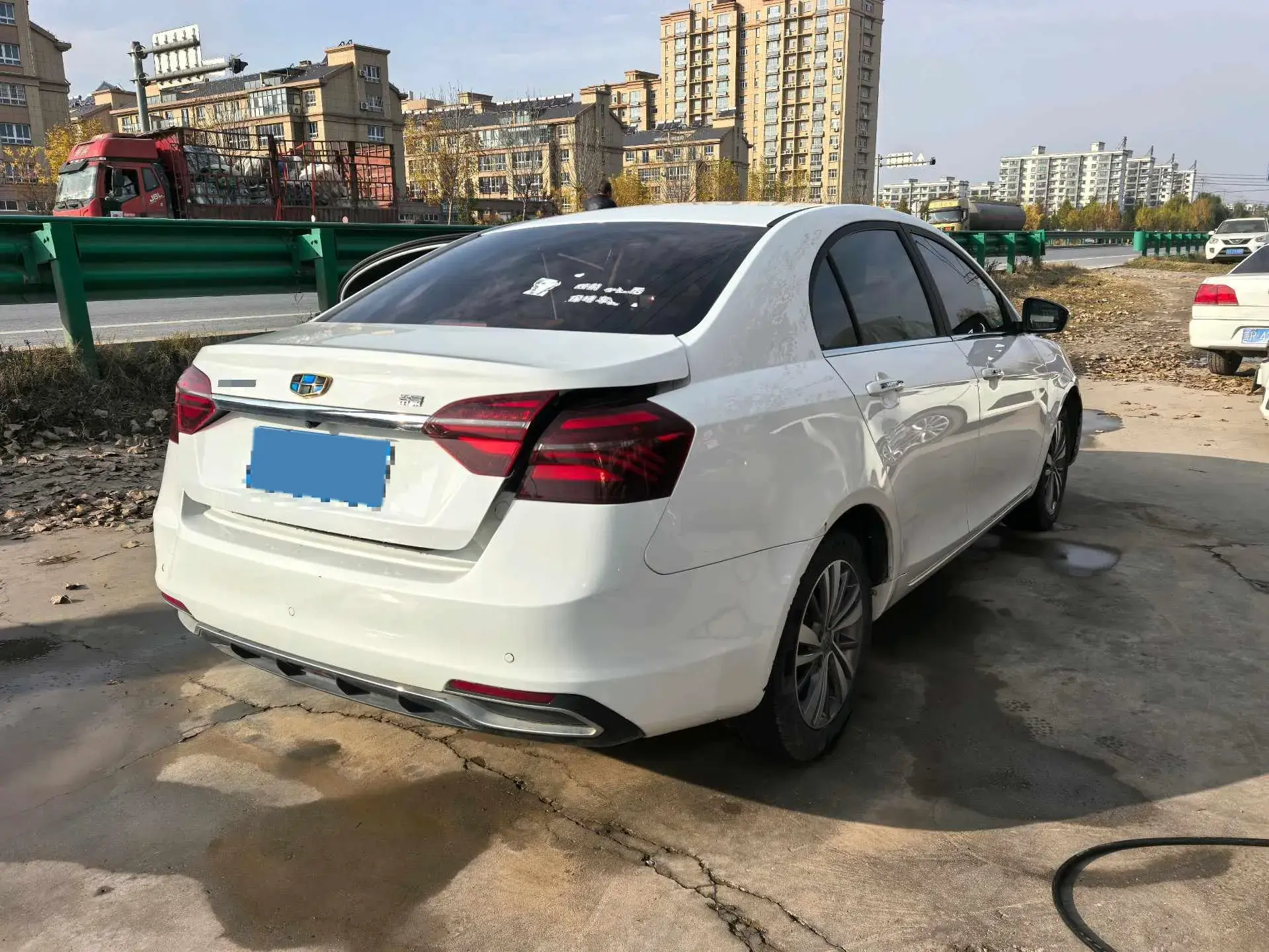 2019 GEELY EMGRAND thumbnail 3