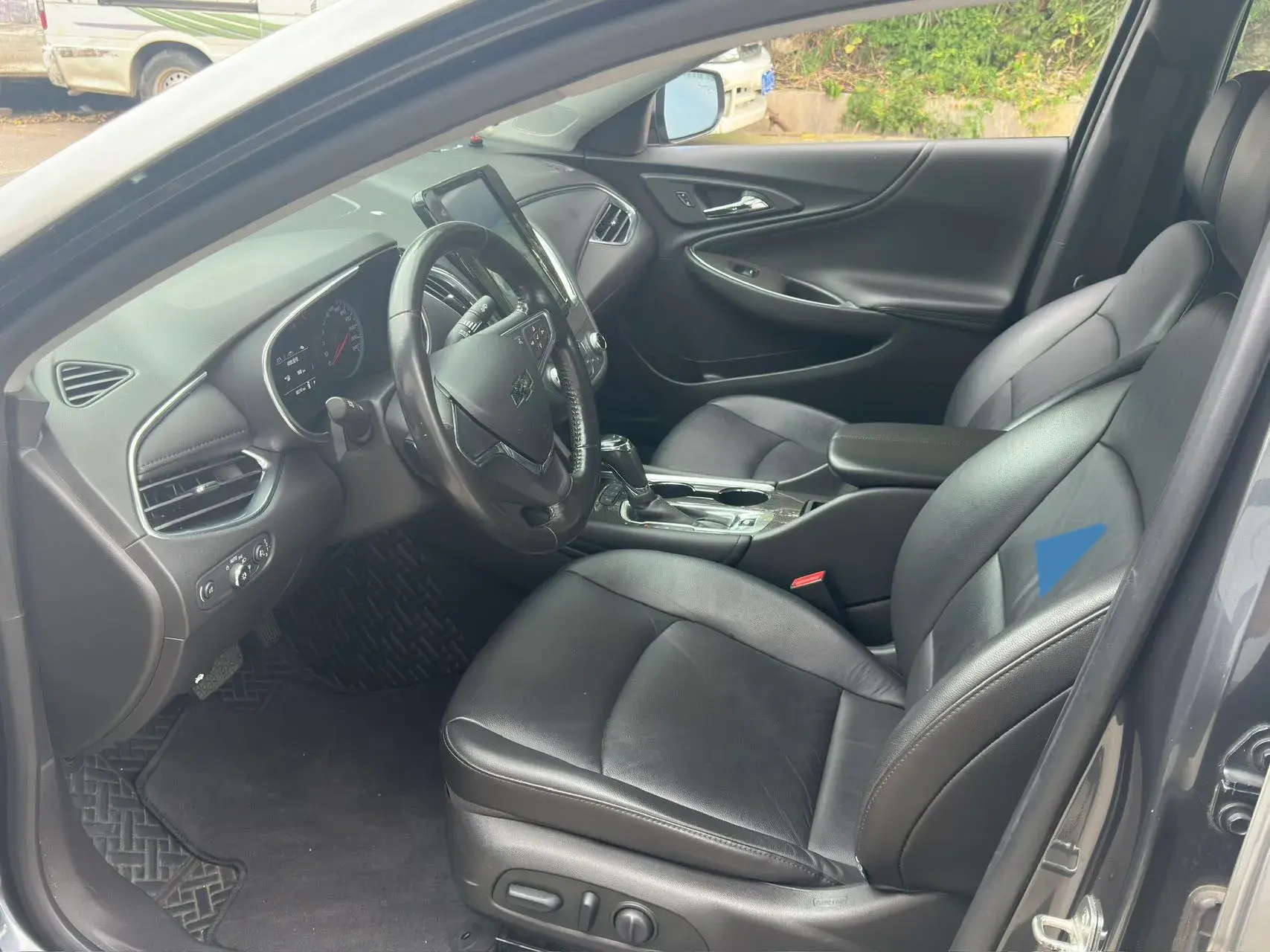 2018 CHEVROLET MALIBU thumbnail 4