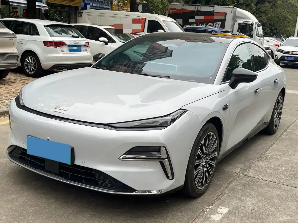 2025 Geely Galaxy Starshine 8 1.5L 112HP L4 1DHT PHEV