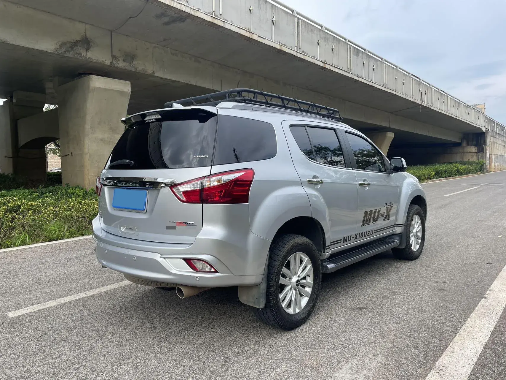 2020 ISUZU MU-X thumbnail 2