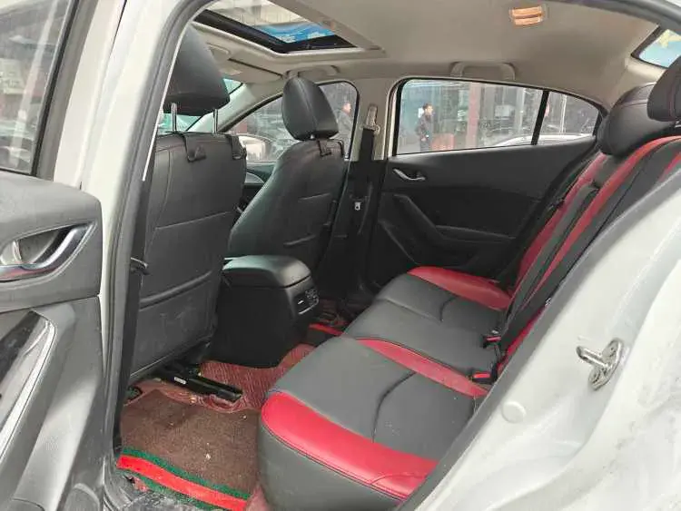 2019 MAZDA 3 thumbnail 4