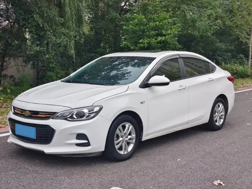 2019 CHEVROLET CAVALIER view 1