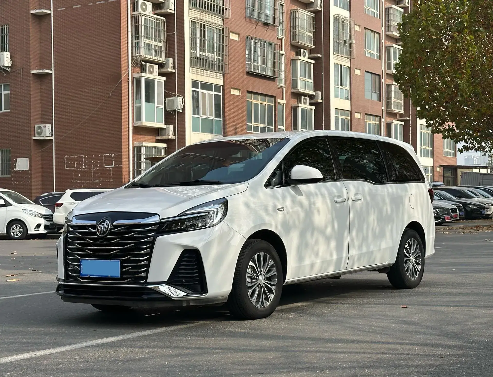 2023 BUICK GL8 view 1