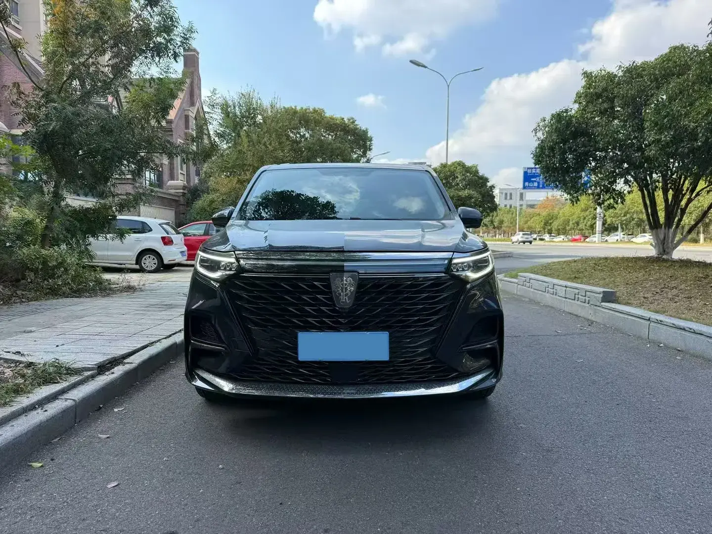 2021 ROEWE IMAX8 thumbnail 2