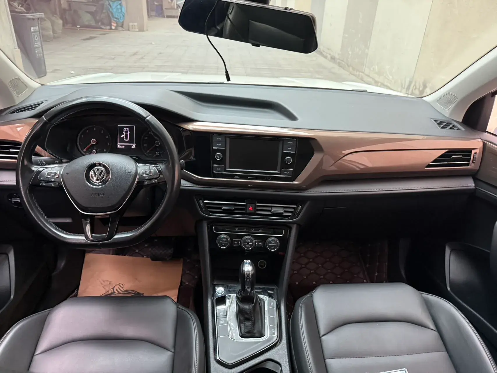 2019 VOLKSWAGEN THARU thumbnail 4