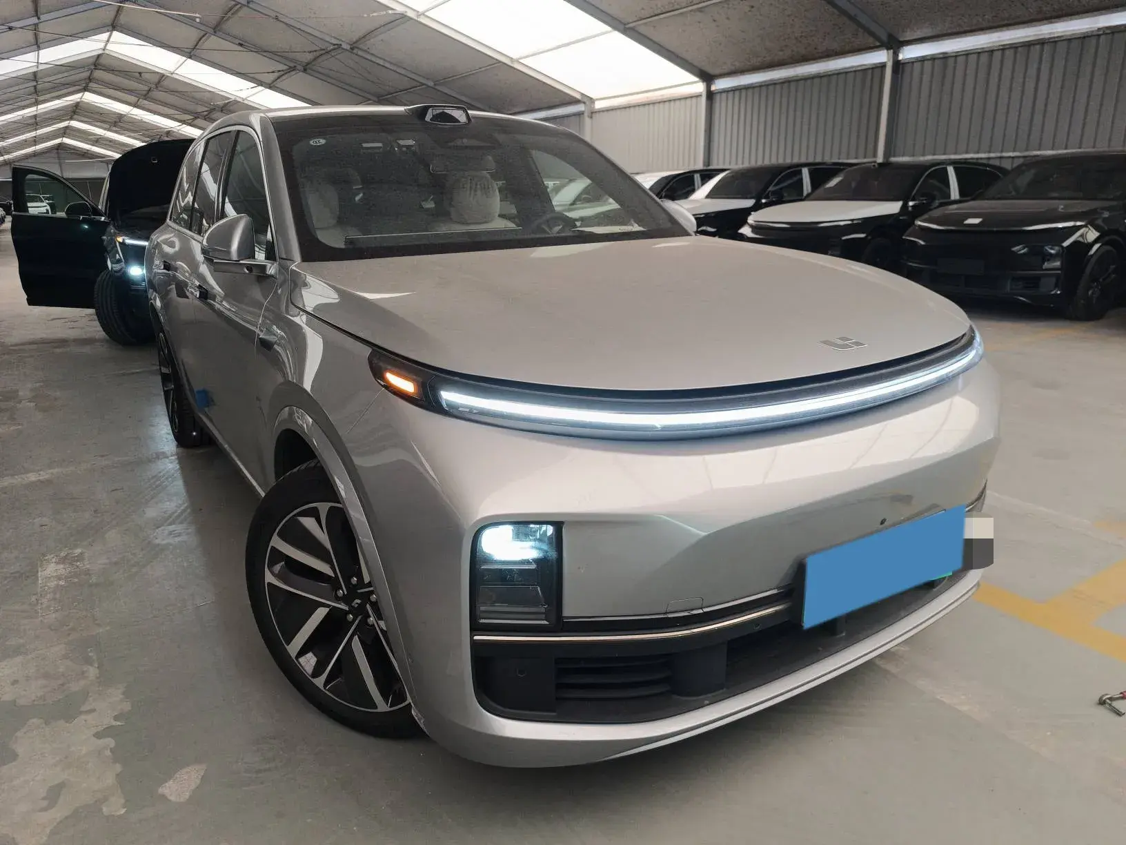 2024 LI L8 thumbnail 2