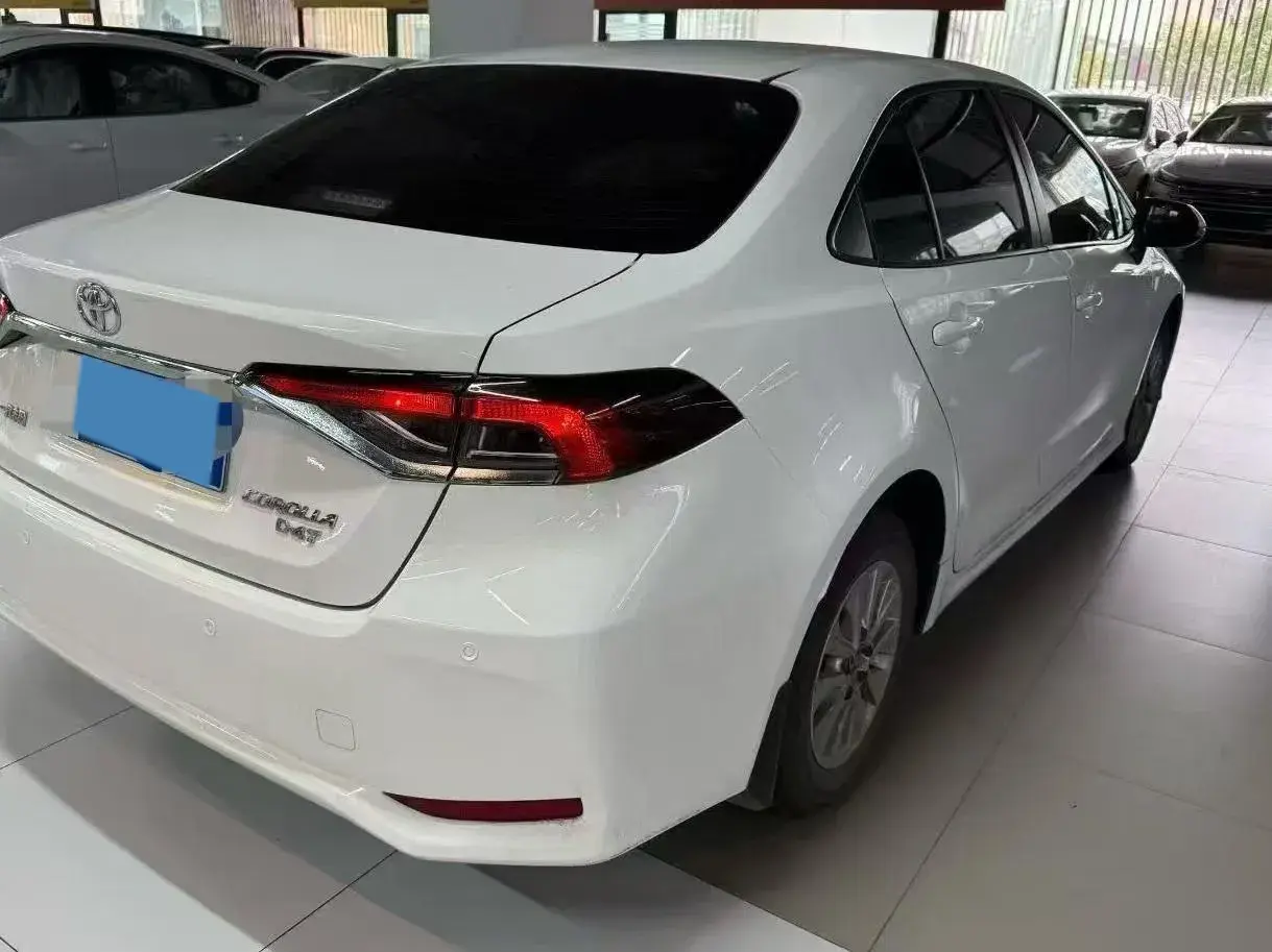 2021 TOYOTA COROLLA thumbnail 3