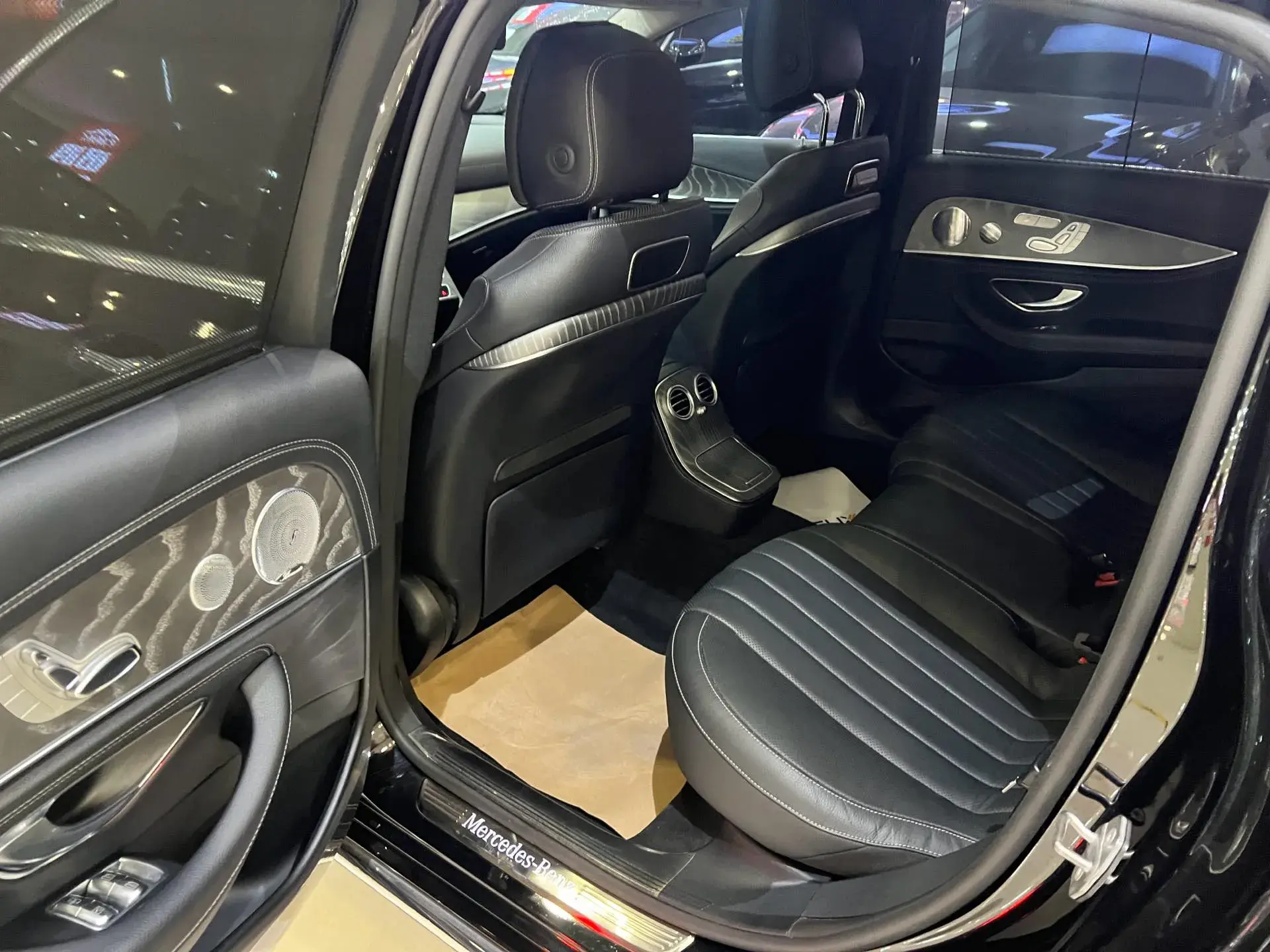 2021 MERCEDES-BENZ E thumbnail 3