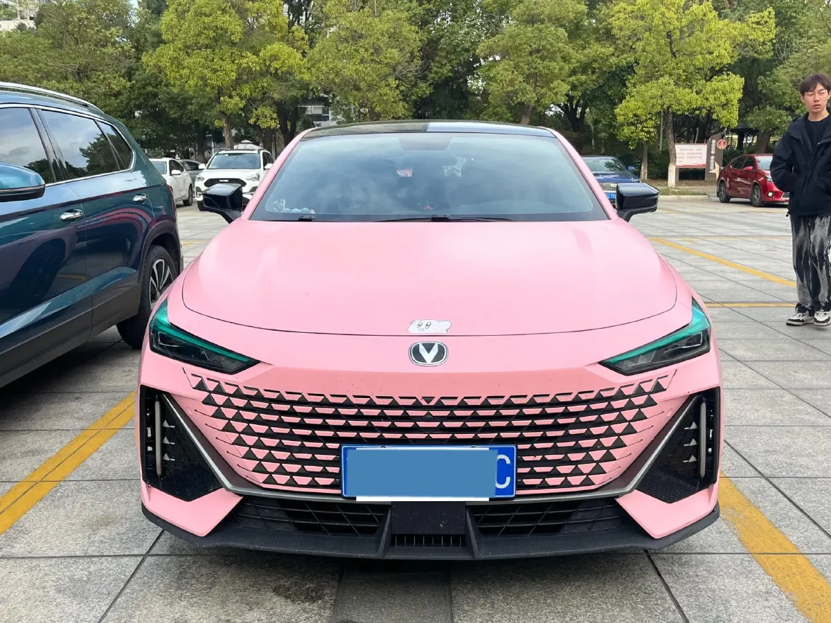 2022 ChangAn UNI-V 1.5T 188HP L4 7DCT,autocango,china used car exporter,china ev exporter,chinese used car exporter,chinese used ev exporter