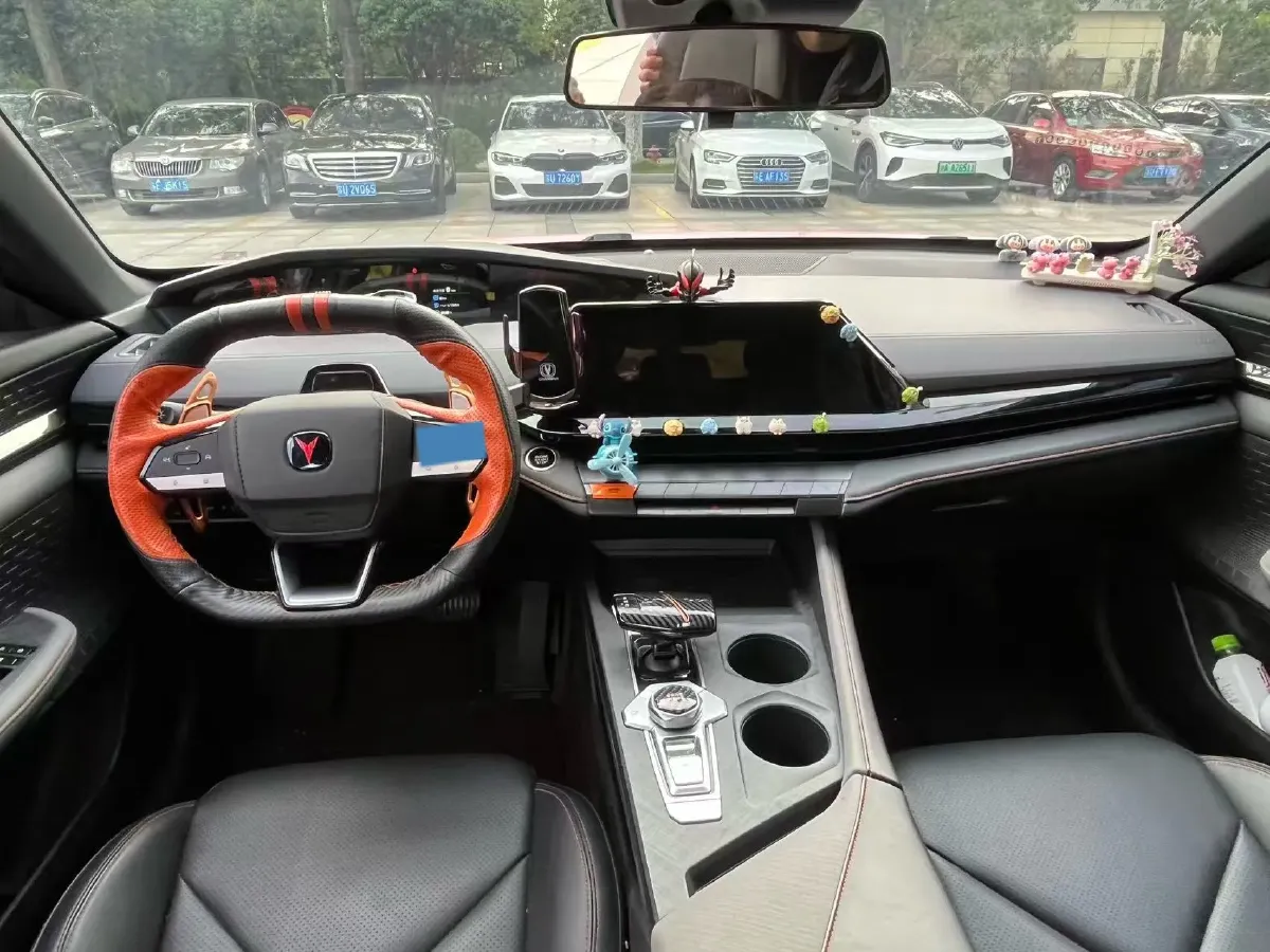 2022 ChangAn UNI-V 1.5T 188HP L4 7DCT,autocango,china used car exporter,china ev exporter,chinese used car exporter,chinese used ev exporter