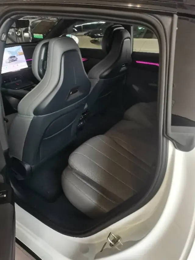 2024 LYNK&CO 07 thumbnail 4