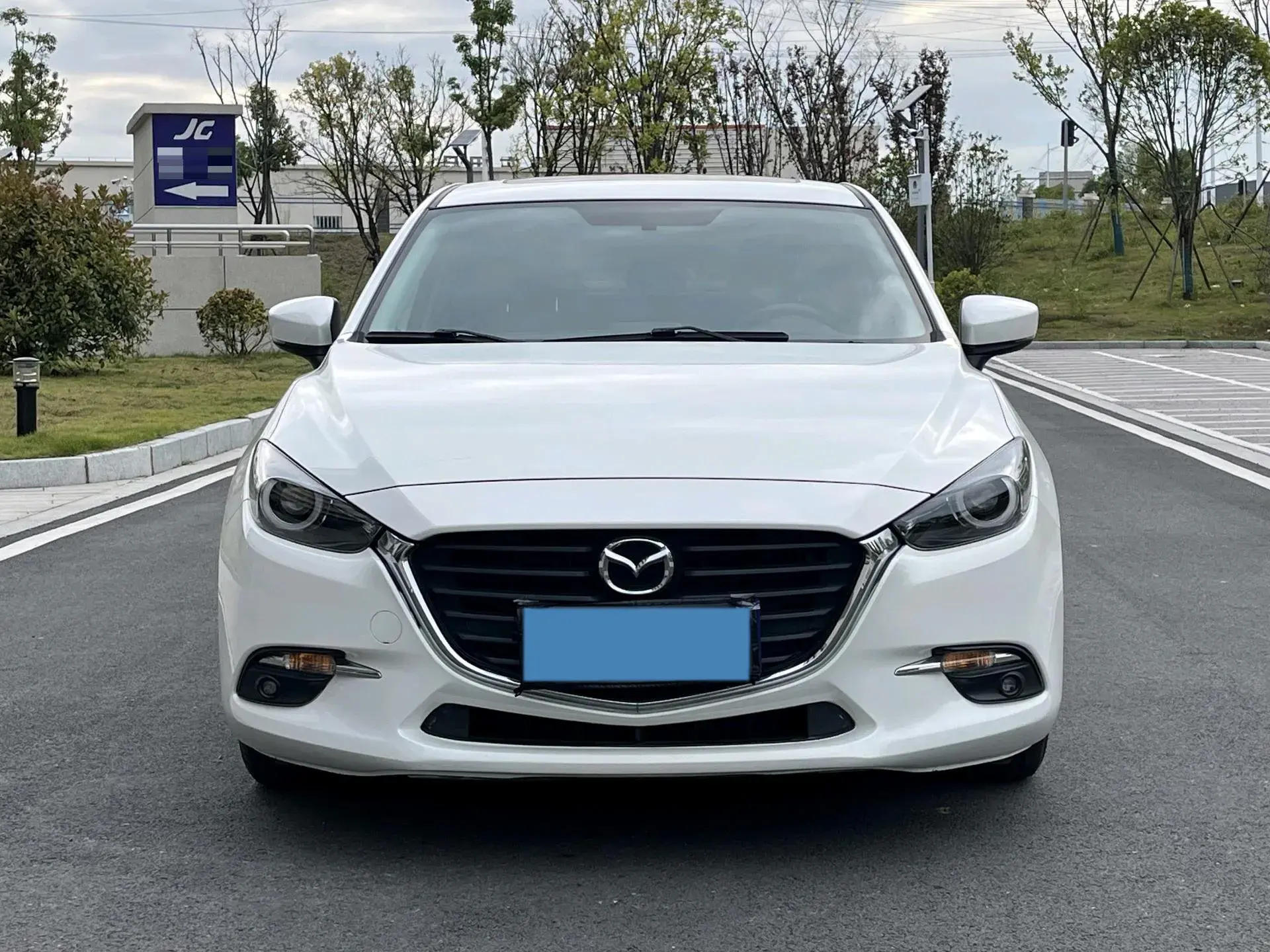 2017 MAZDA 3 thumbnail 2