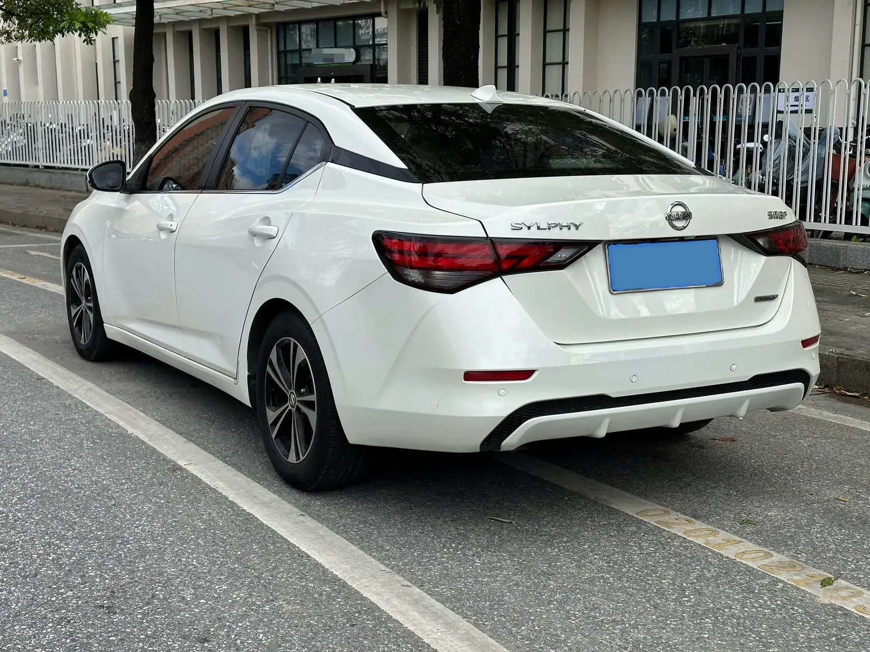 2020 NISSAN SYLPHY thumbnail 4