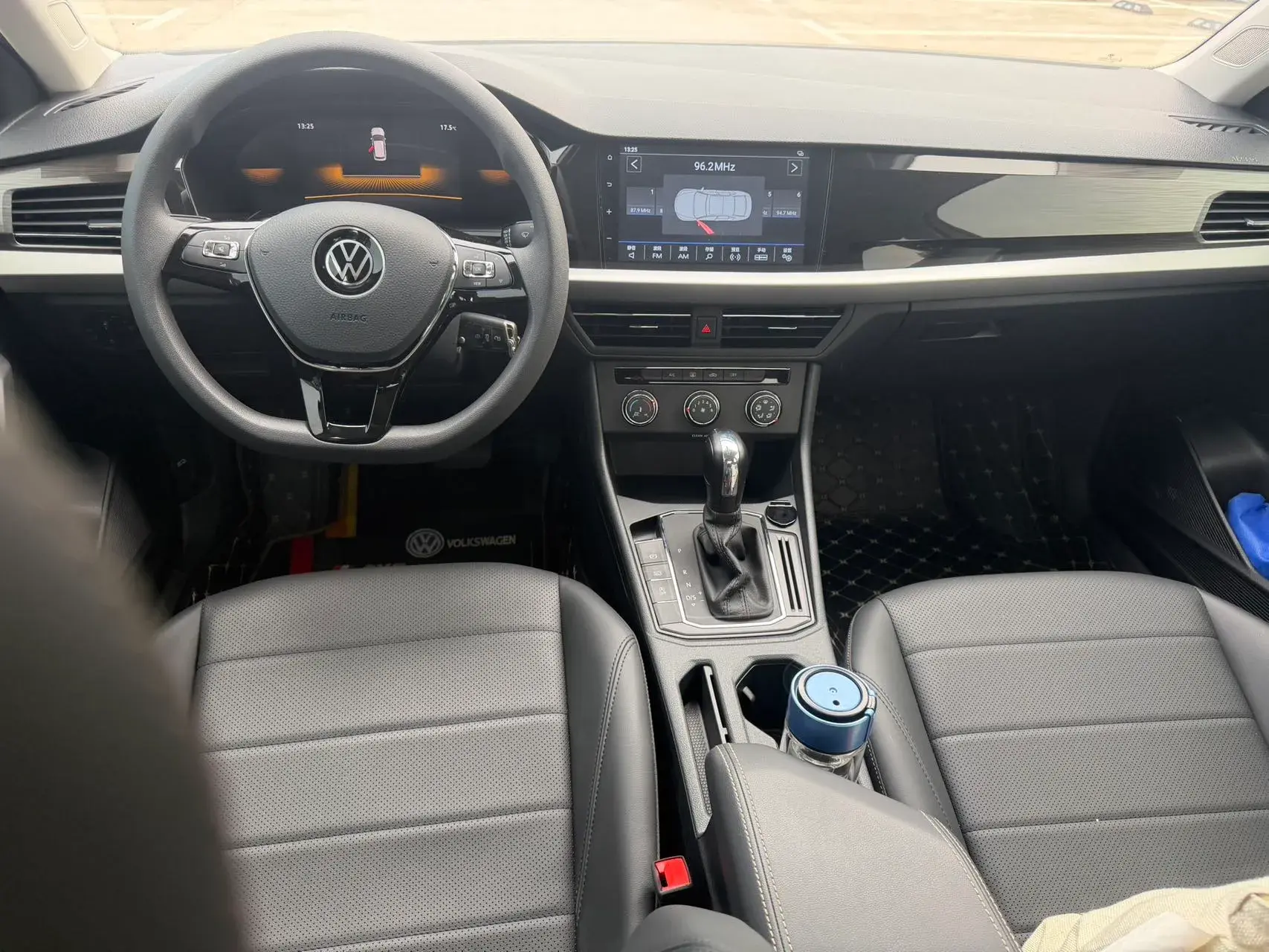 2021 VOLKSWAGEN LAVIDA thumbnail 4