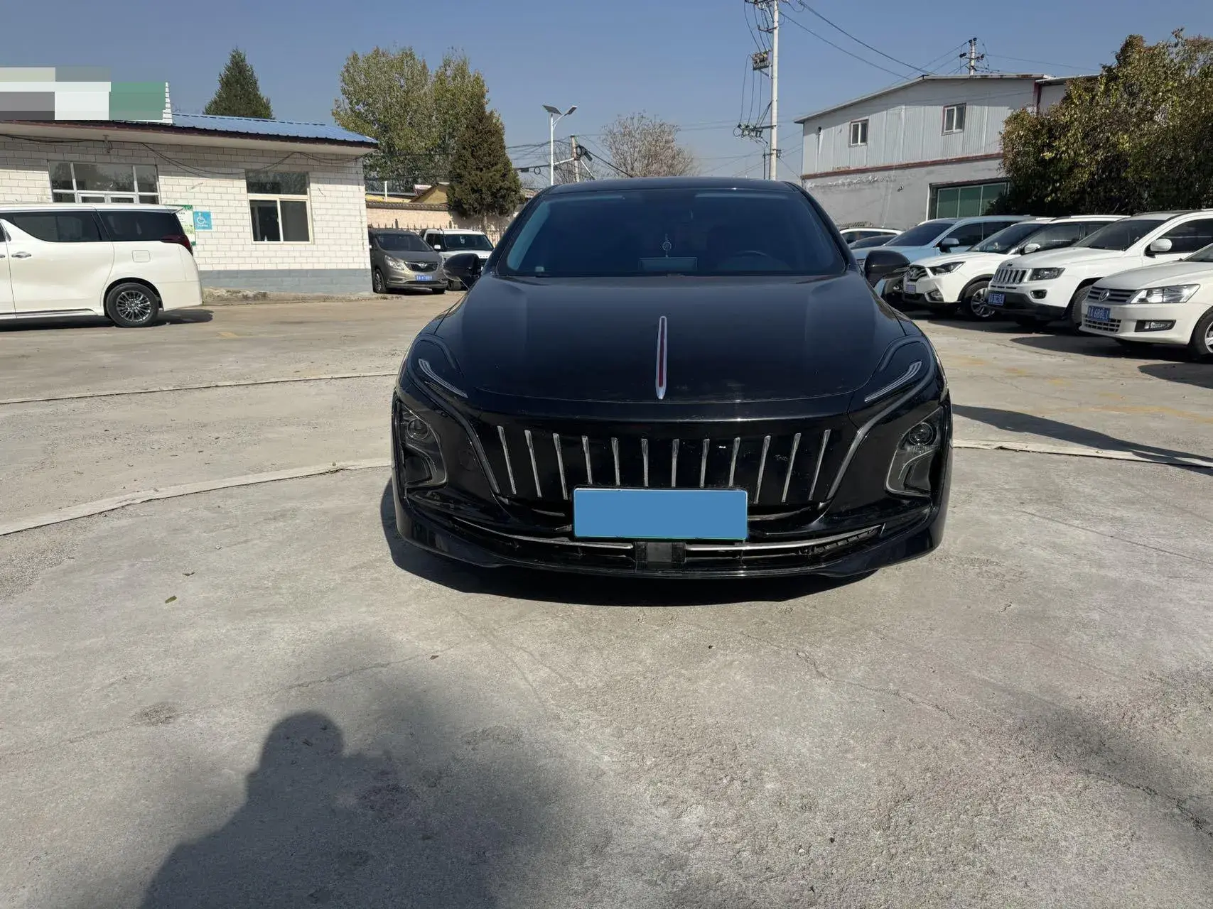 2024 HONGQI E-QM5 thumbnail 2