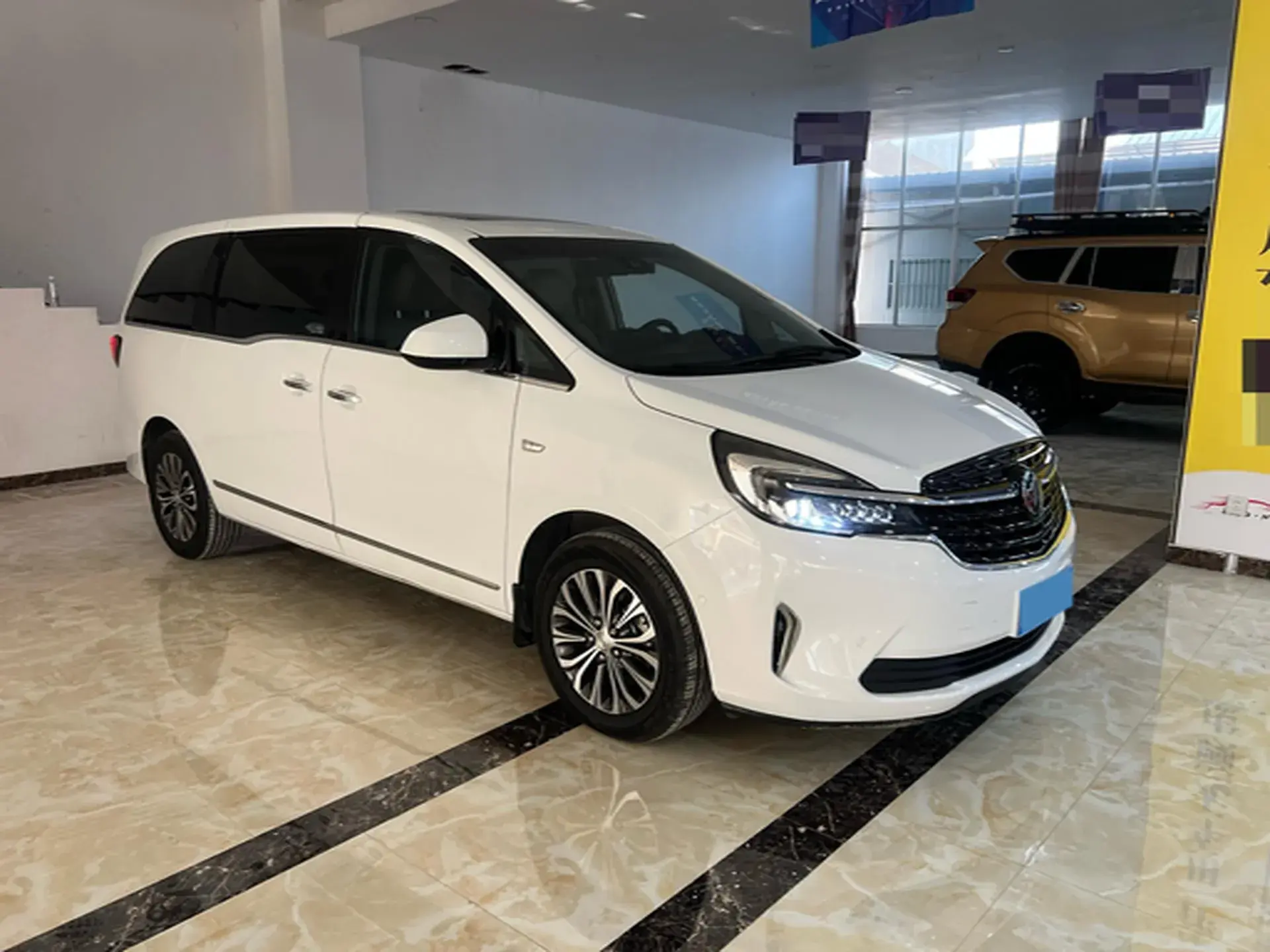 2021 BUICK GL8 thumbnail 3