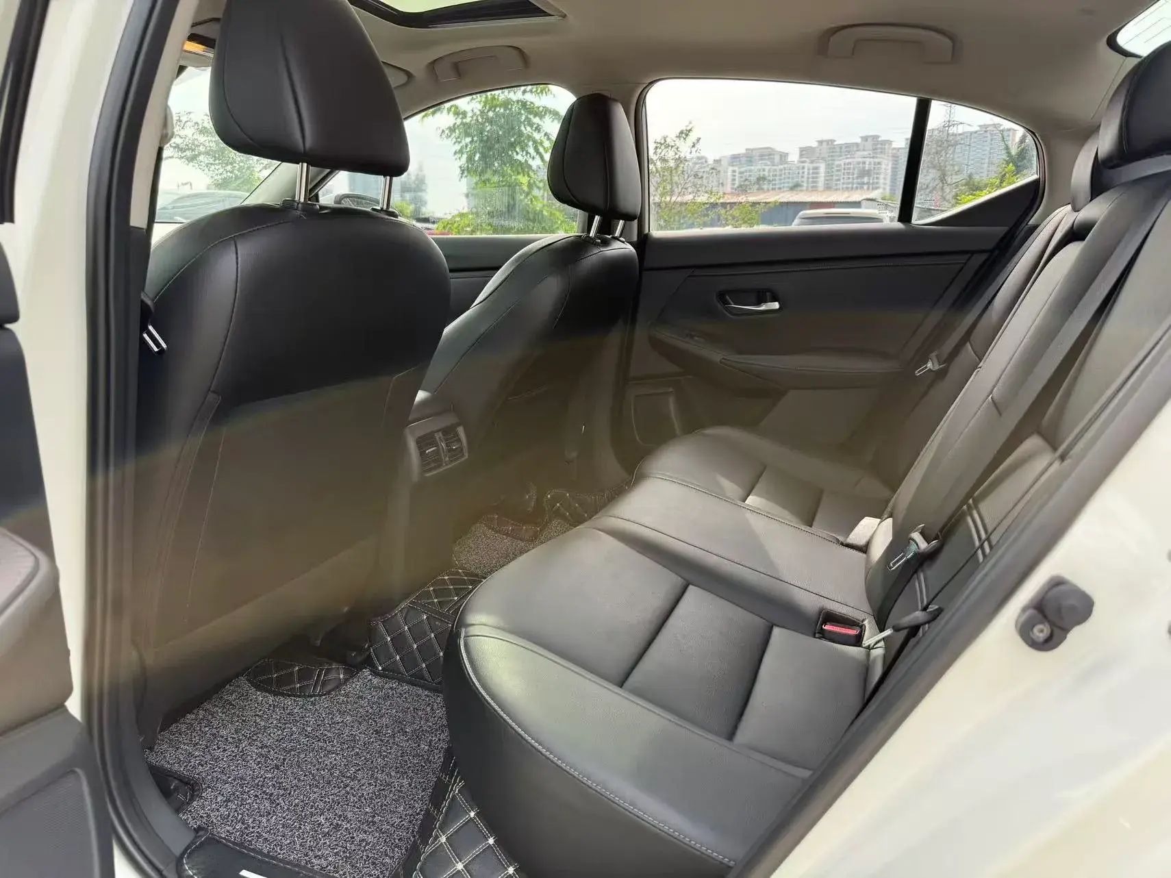 2020 NISSAN SYLPHY thumbnail 4