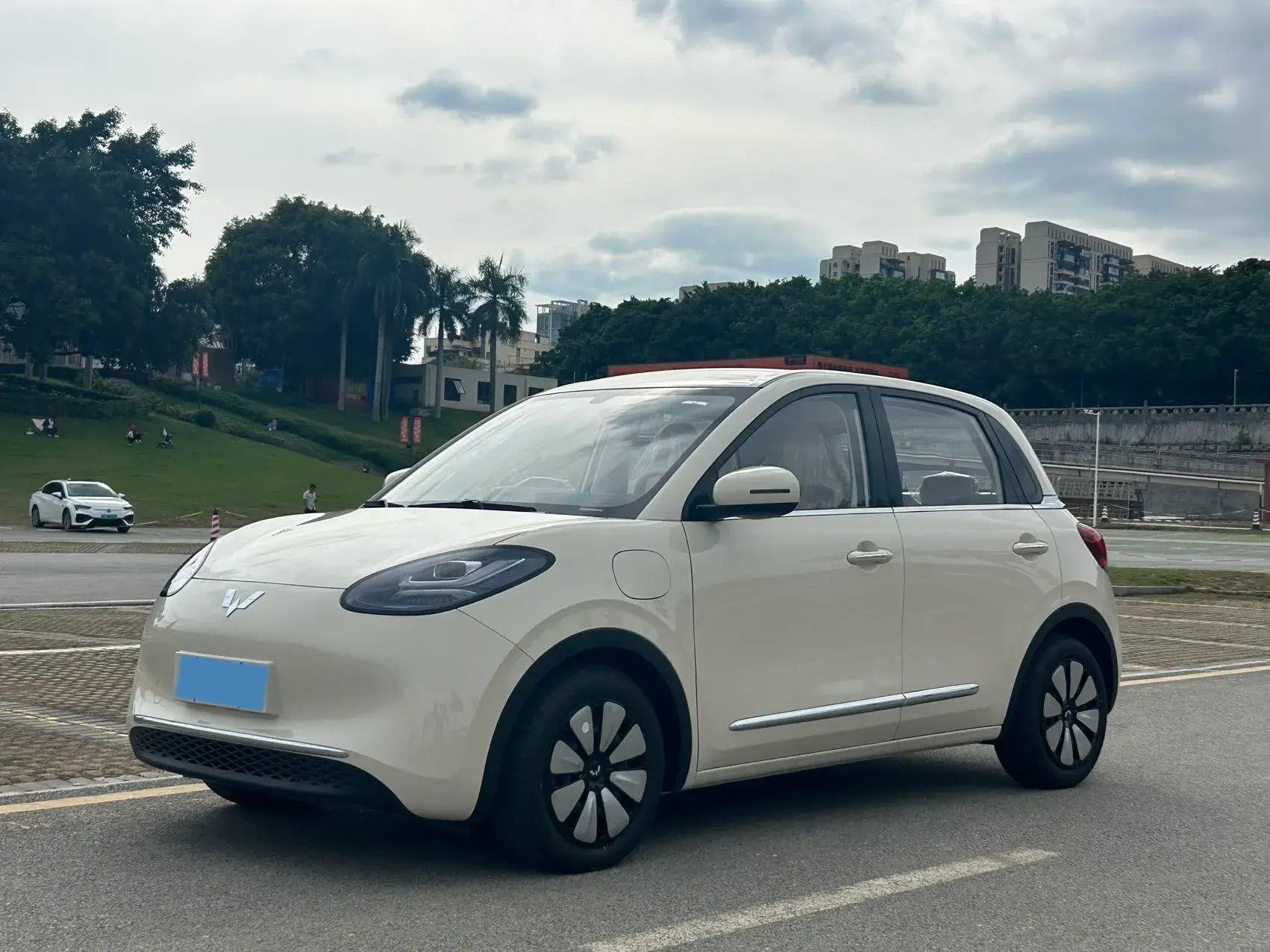 2025 WULING BINGUO view 1