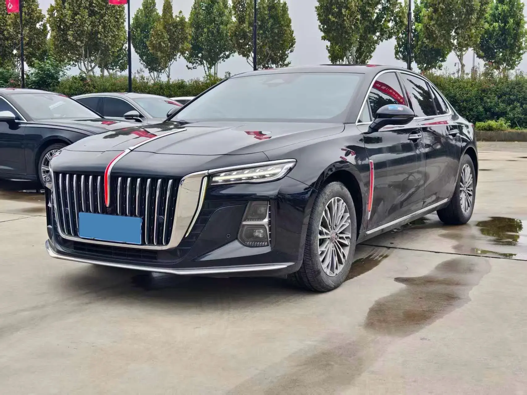 2023 HONGQI H5 view 1