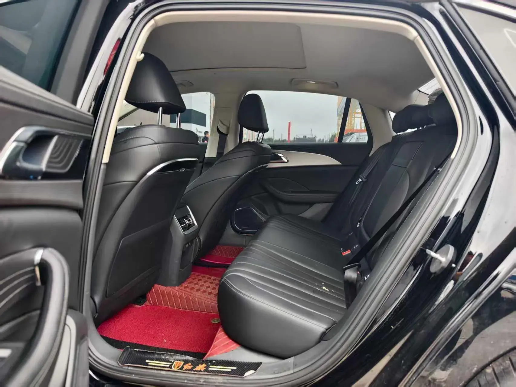 2023 HONGQI H5 thumbnail 2