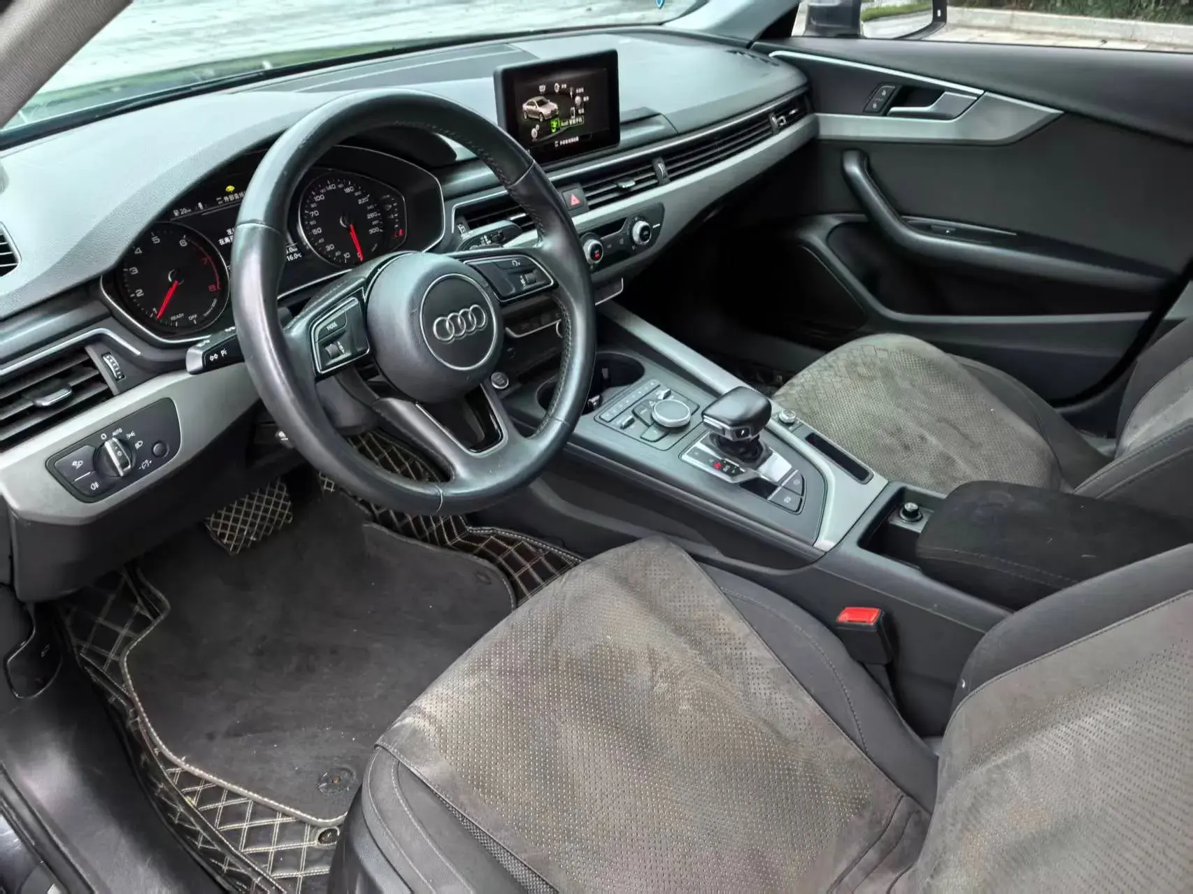 2019 AUDI A4L thumbnail 3