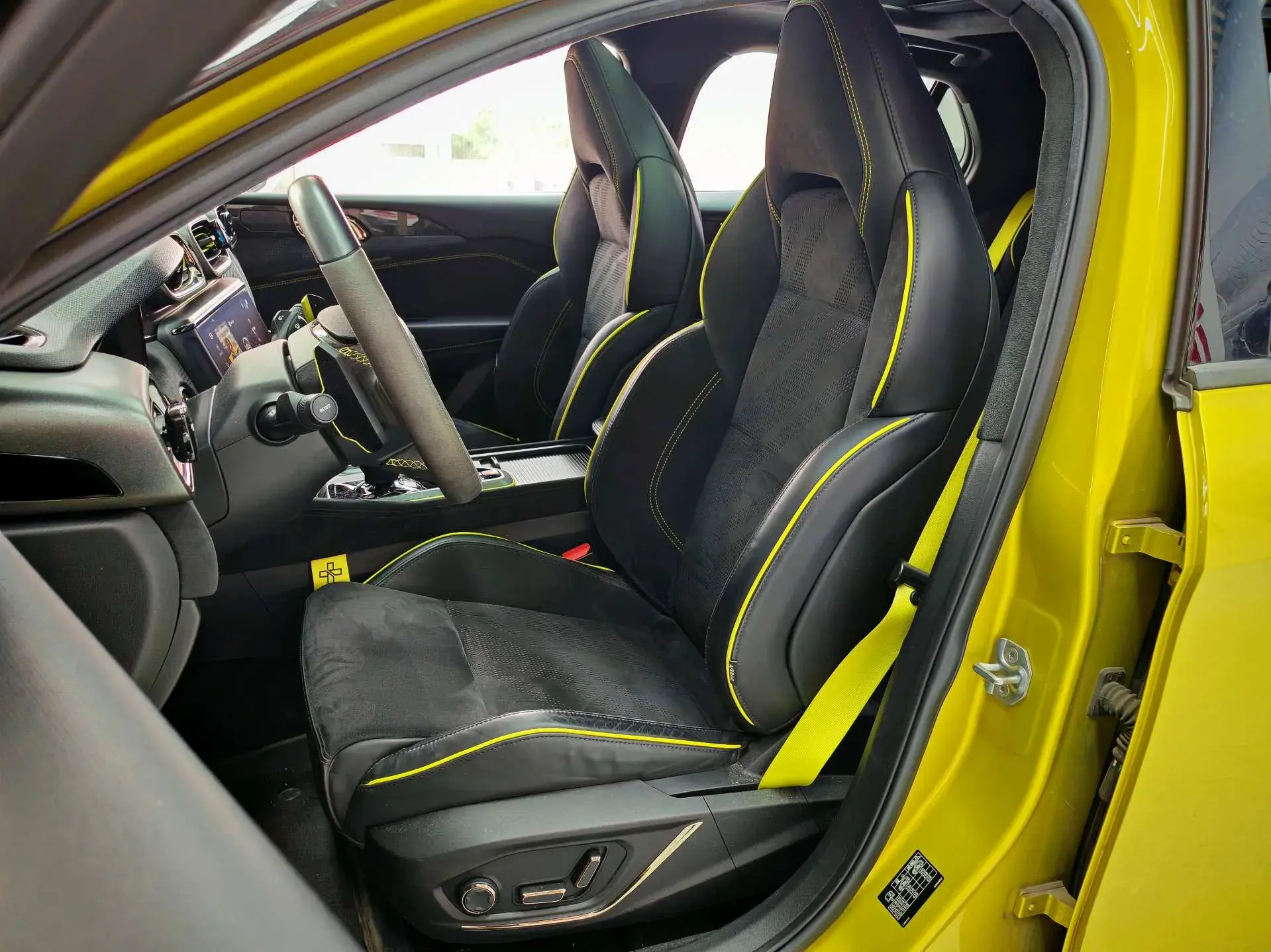 2021 LYNK&CO 03 thumbnail 3