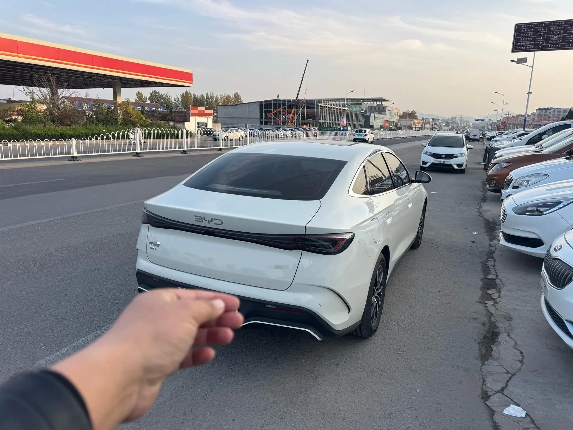 2024 BYD SEAL thumbnail 4