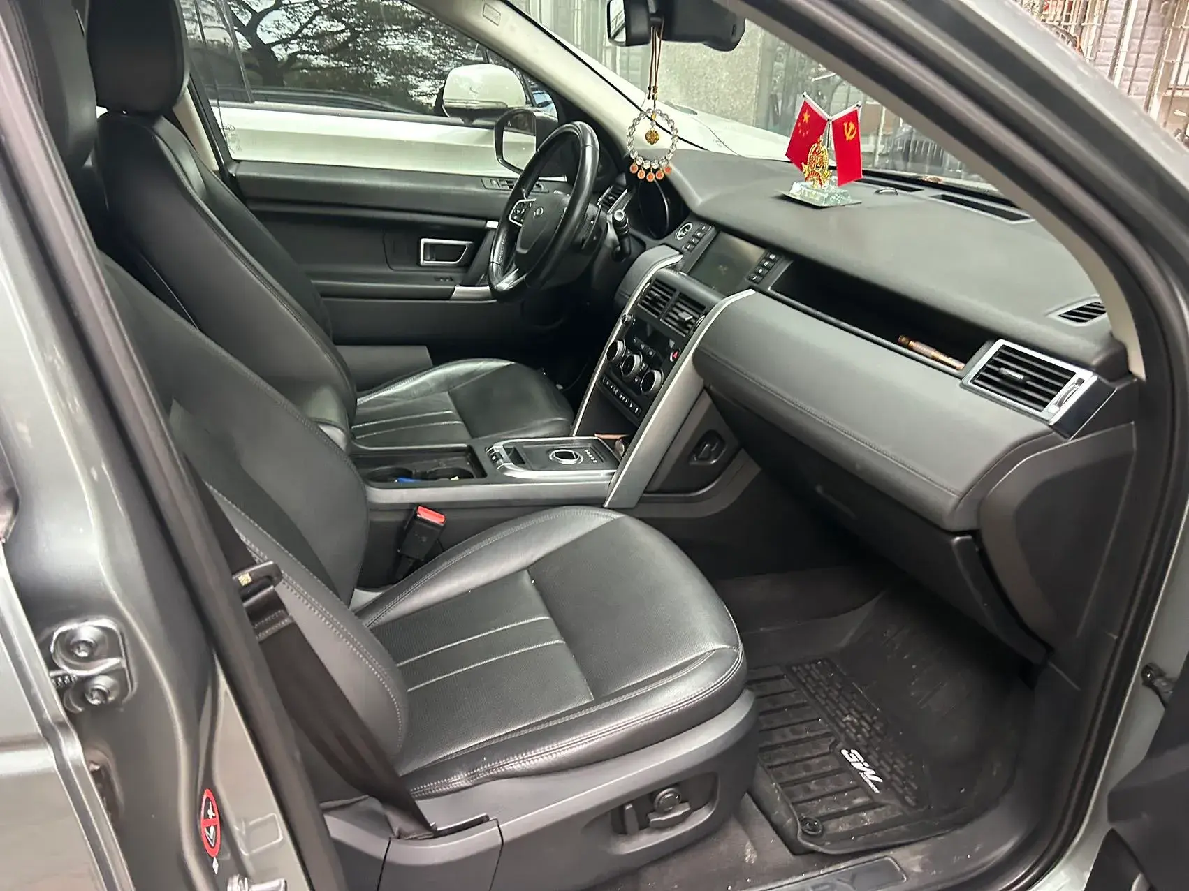 2018 LAND ROVER thumbnail 3