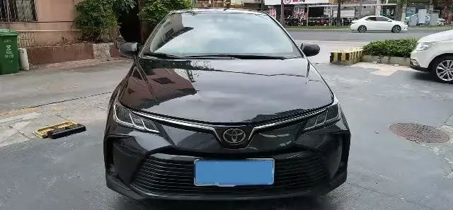 2019 TOYOTA COROLLA thumbnail 2