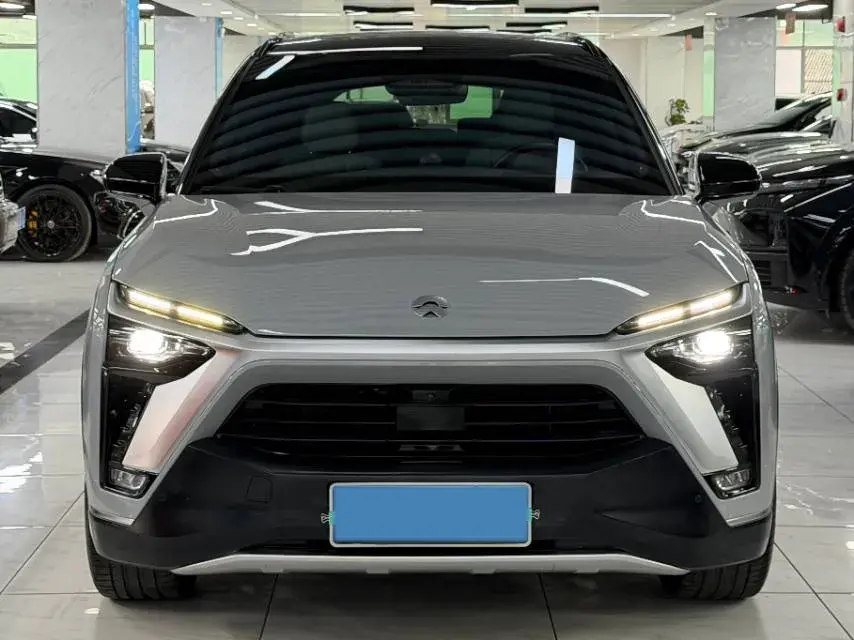2020 NIO ES8 thumbnail 3