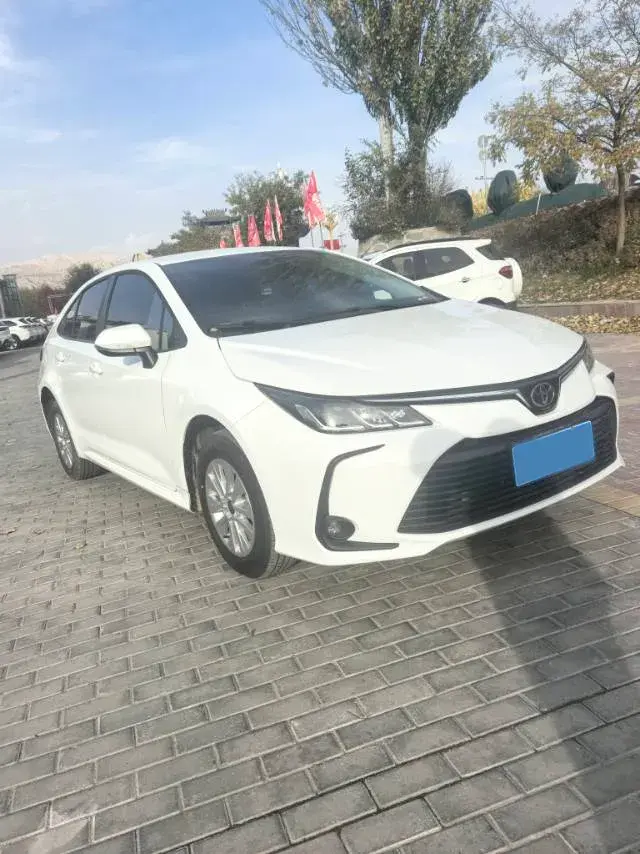 2024 TOYOTA COROLLA thumbnail 3