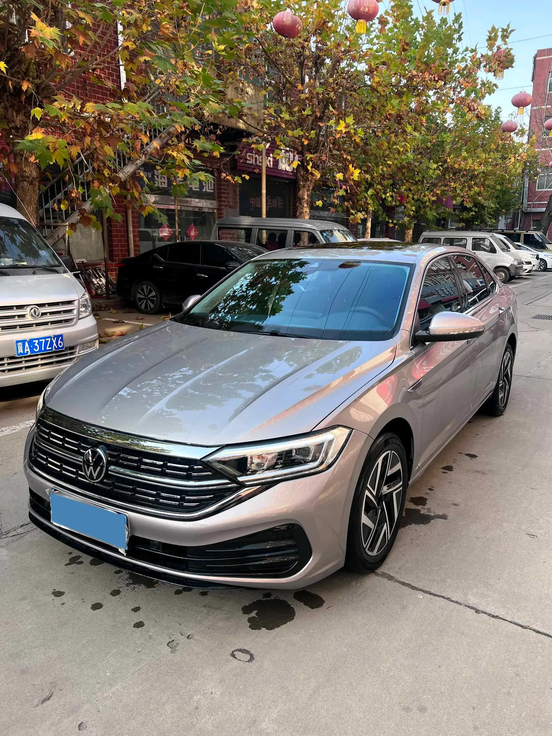 2023 VOLKSWAGEN SAGITAR view 1