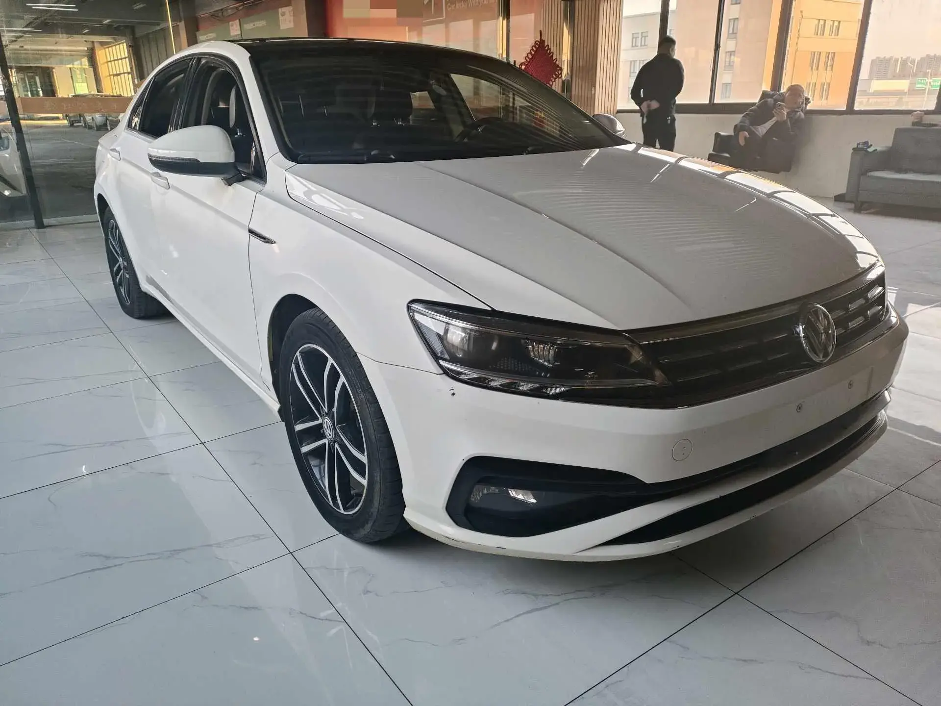 2019 VOLKSWAGEN LAMANDO thumbnail 2