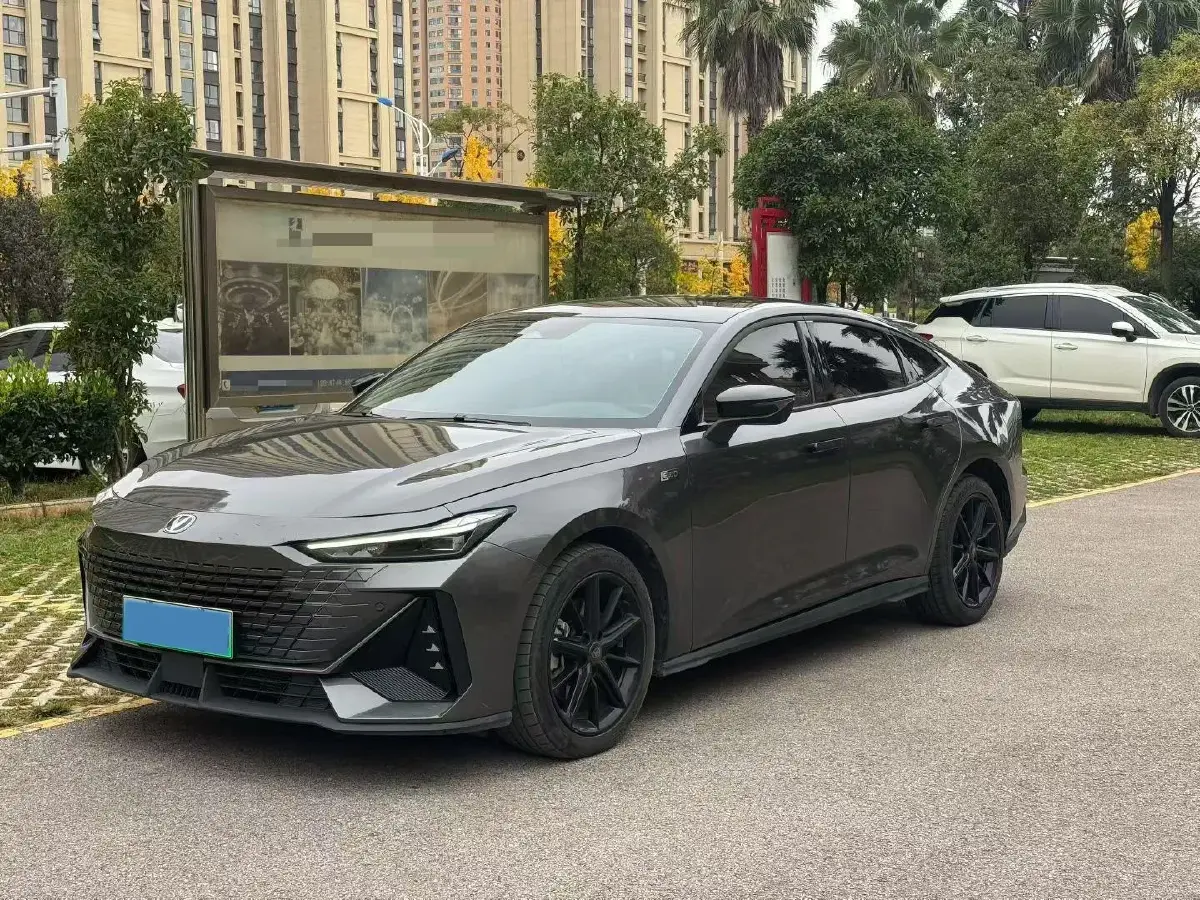 2023 ChangAn UNI-V iDD 1.5T 170HP L4 6TCT PHEV 18.4KWH