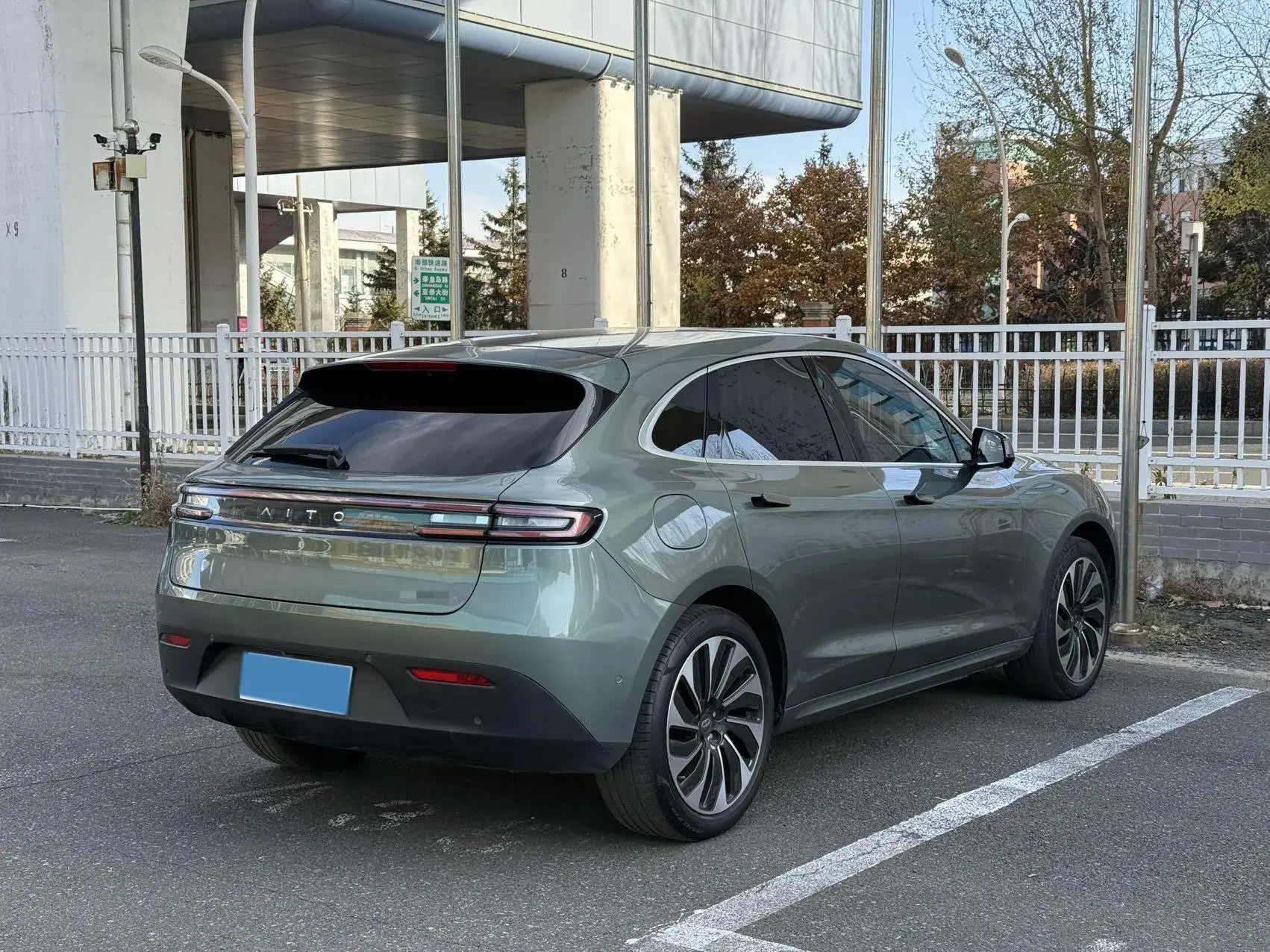 2022 AITO AITO thumbnail 4