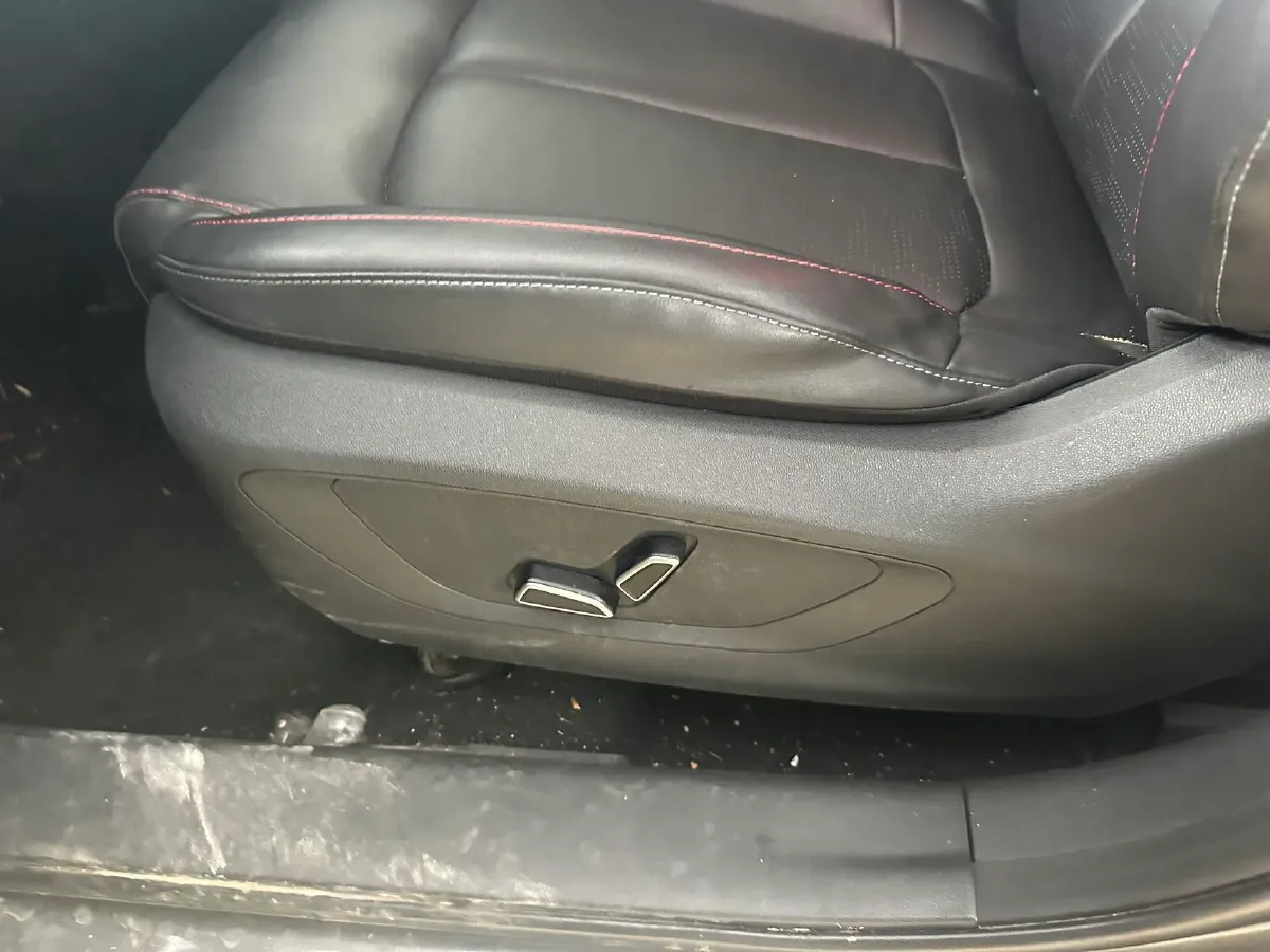 2022 ChangAn CS75 Plus 1.5T 178HP L4 6AT,autocango,china used car exporter,china ev exporter,chinese used car exporter,chinese used ev exporter