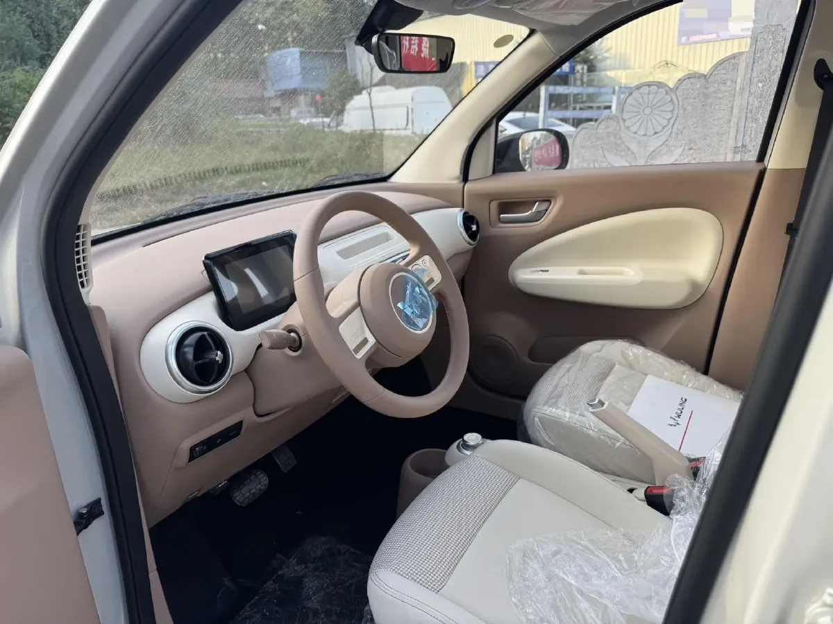 2024 WuLing HongGuang MINI EV BEV 17.3KWH,autocango,china used car exporter,china ev exporter,chinese used car exporter,chinese used ev exporter