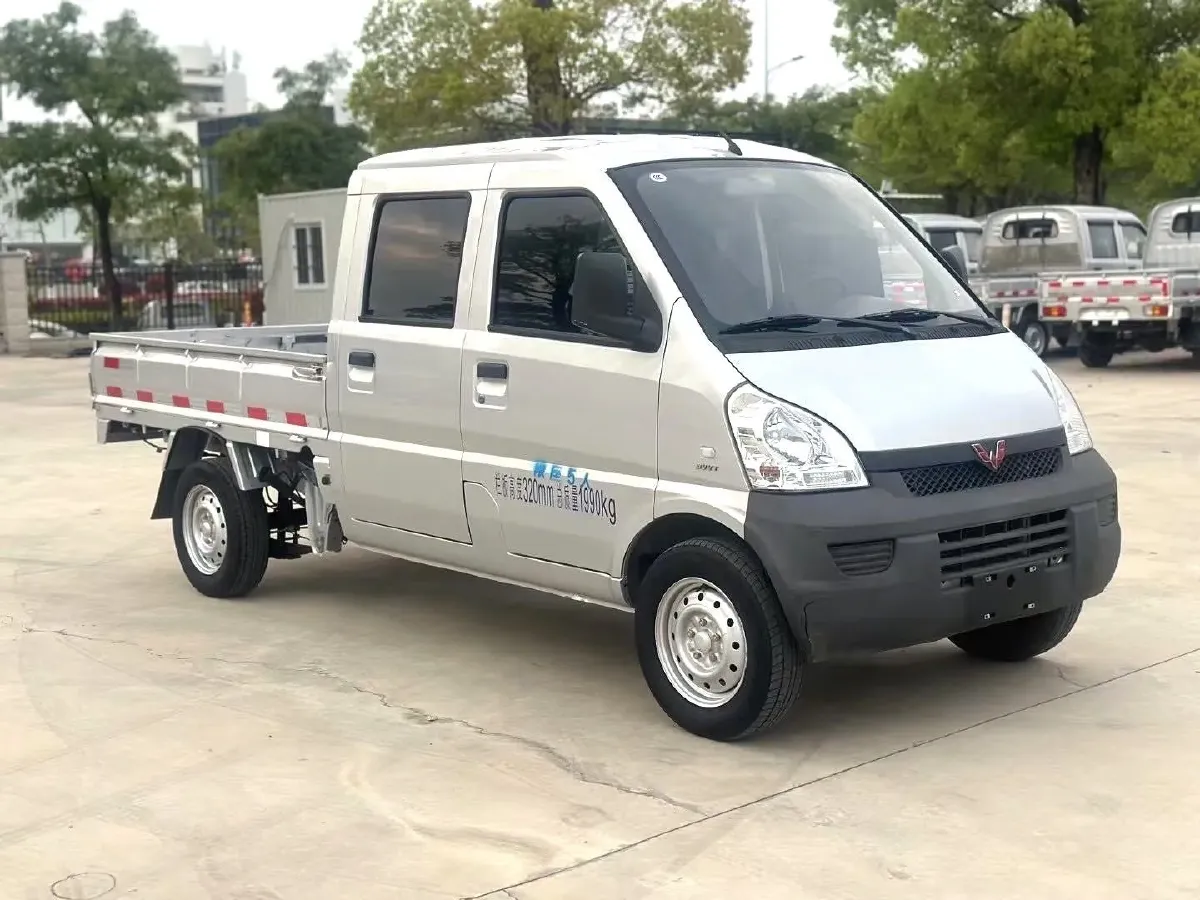 2021 WuLing RongGuang Mini Truck 1.5L 99HP L4 5MT,autocango,china used car exporter,china ev exporter,chinese used car exporter,chinese used ev exporter
