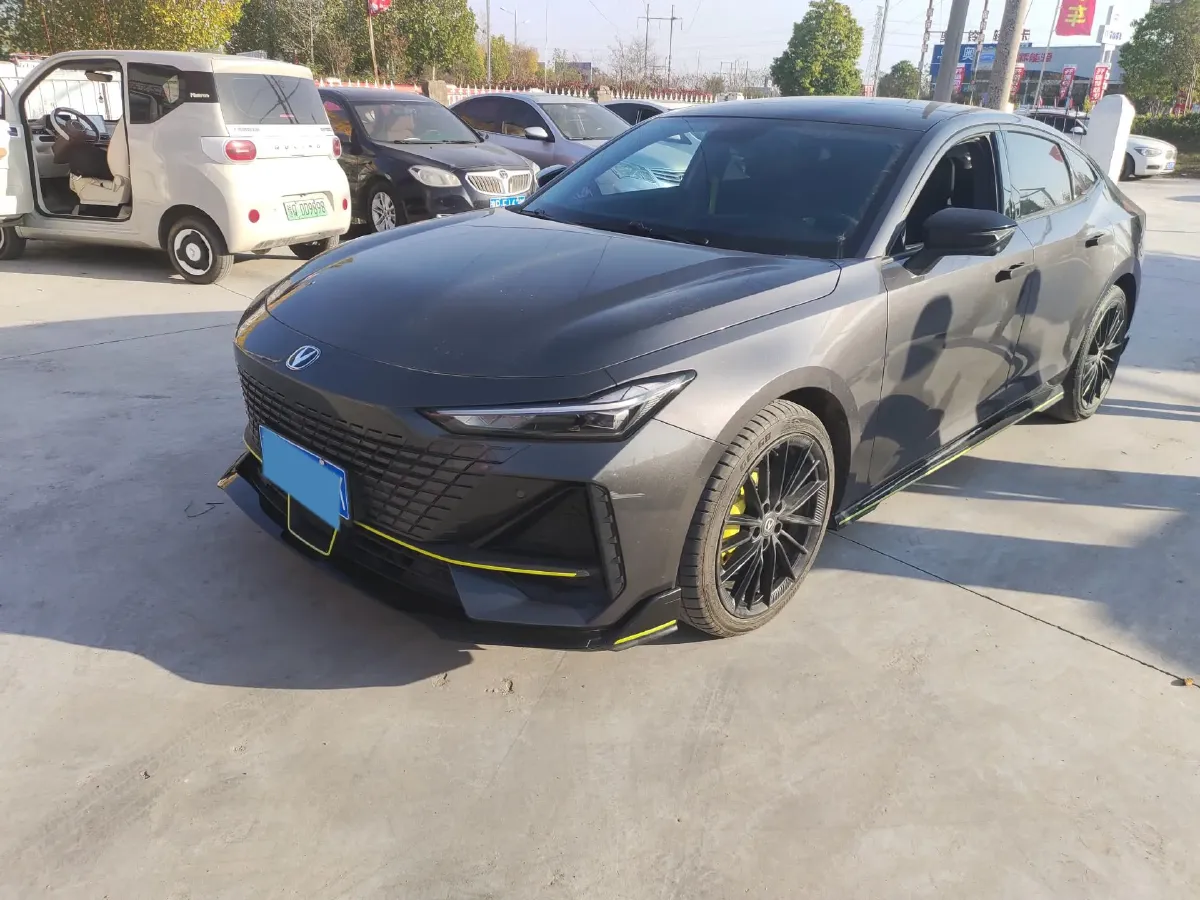 2022 ChangAn UNI-V 1.5T 188HP L4 7DCT,autocango,china used car exporter,china ev exporter,chinese used car exporter,chinese used ev exporter
