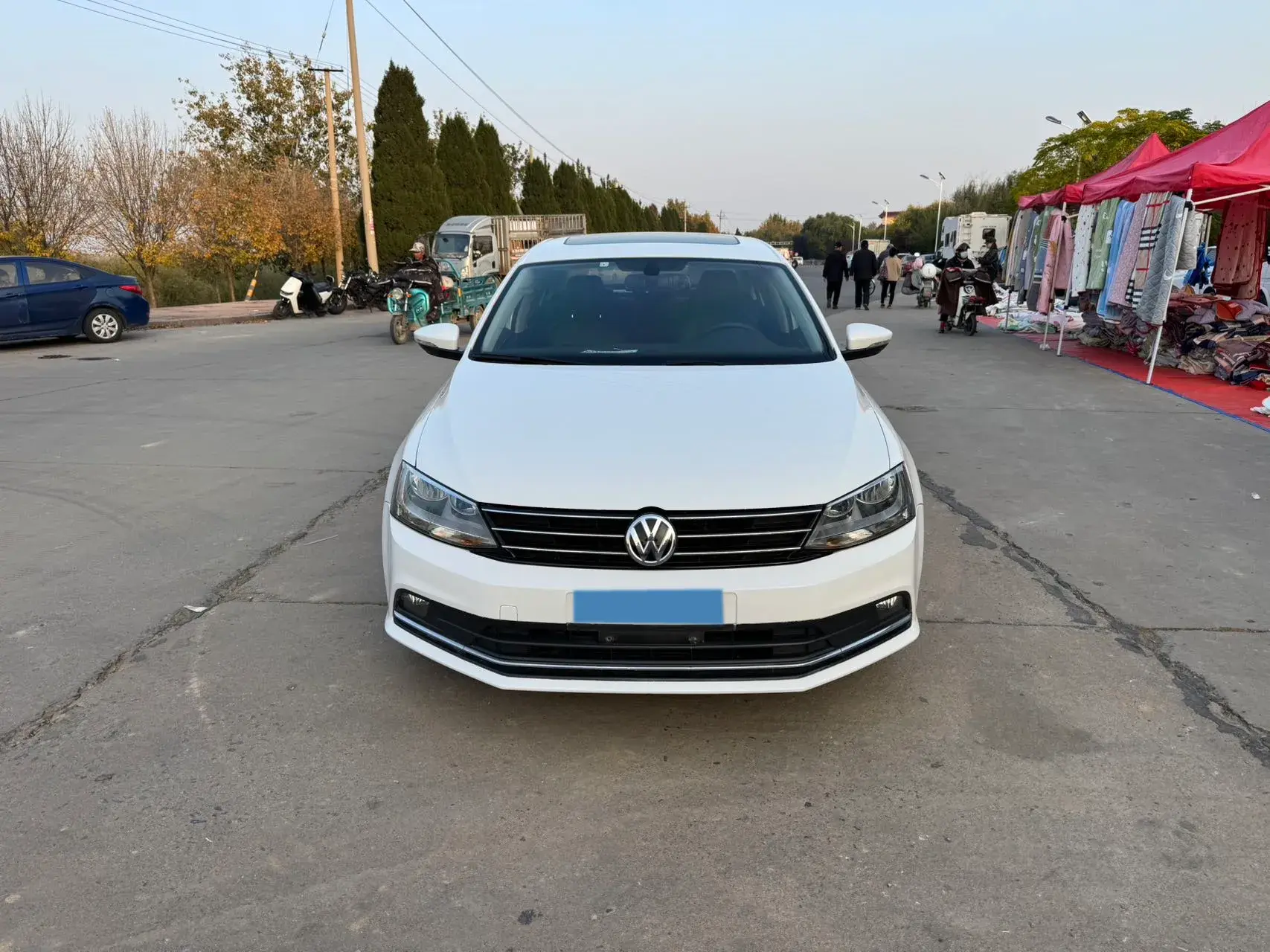 2017 VOLKSWAGEN SAGITAR thumbnail 2