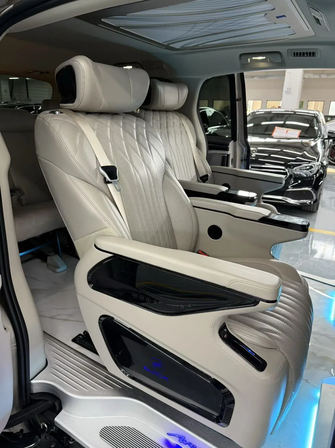 2023 BUICK GL8 thumbnail 3