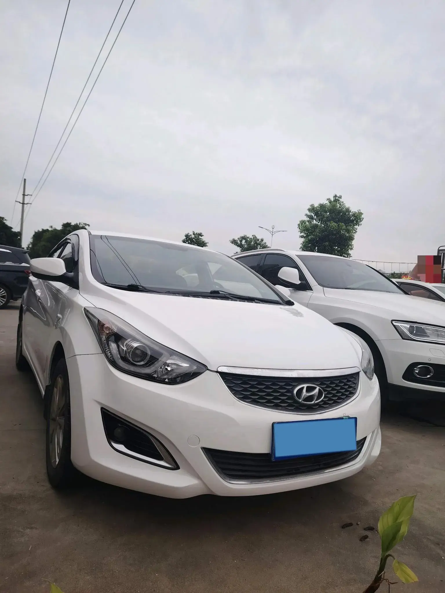 2016 HYUNDAI ELANTRA thumbnail 3