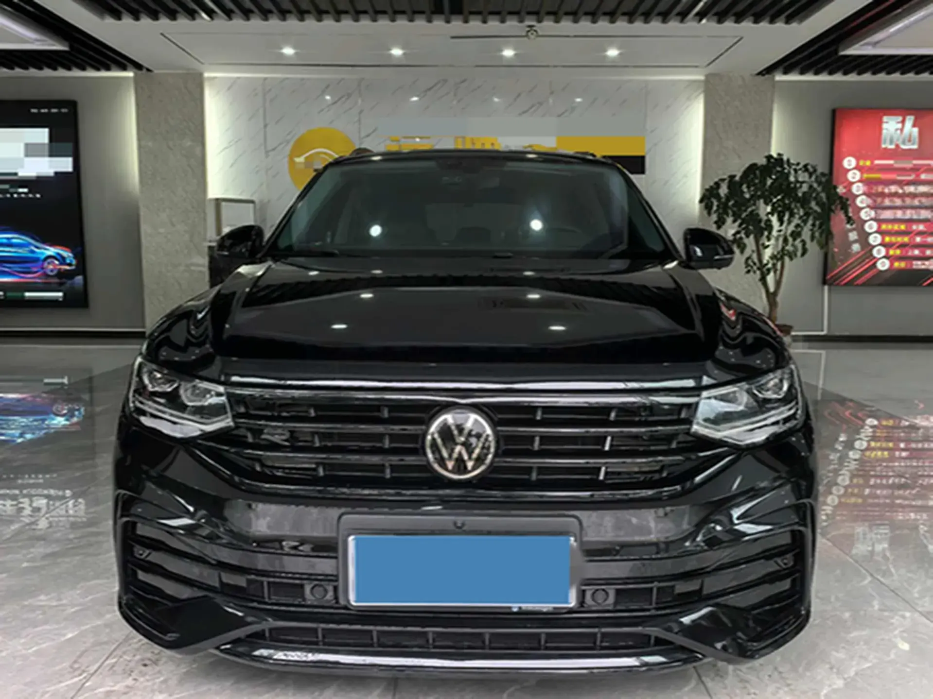 2024 VOLKSWAGEN TIGUAN thumbnail 2
