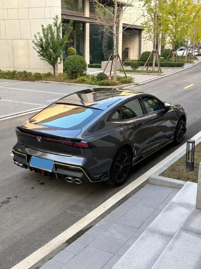 2022 ChangAn UNI-V 2.0T 233HP L4 8AT,autocango,china used car exporter,china ev exporter,chinese used car exporter,chinese used ev exporter