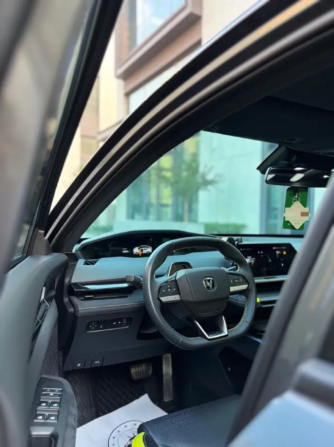 2022 ChangAn UNI-V 2.0T 233HP L4 8AT,autocango,china used car exporter,china ev exporter,chinese used car exporter,chinese used ev exporter