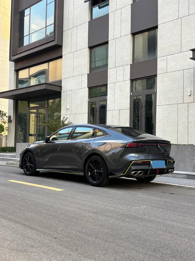 2022 ChangAn UNI-V 2.0T 233HP L4 8AT,autocango,china used car exporter,china ev exporter,chinese used car exporter,chinese used ev exporter