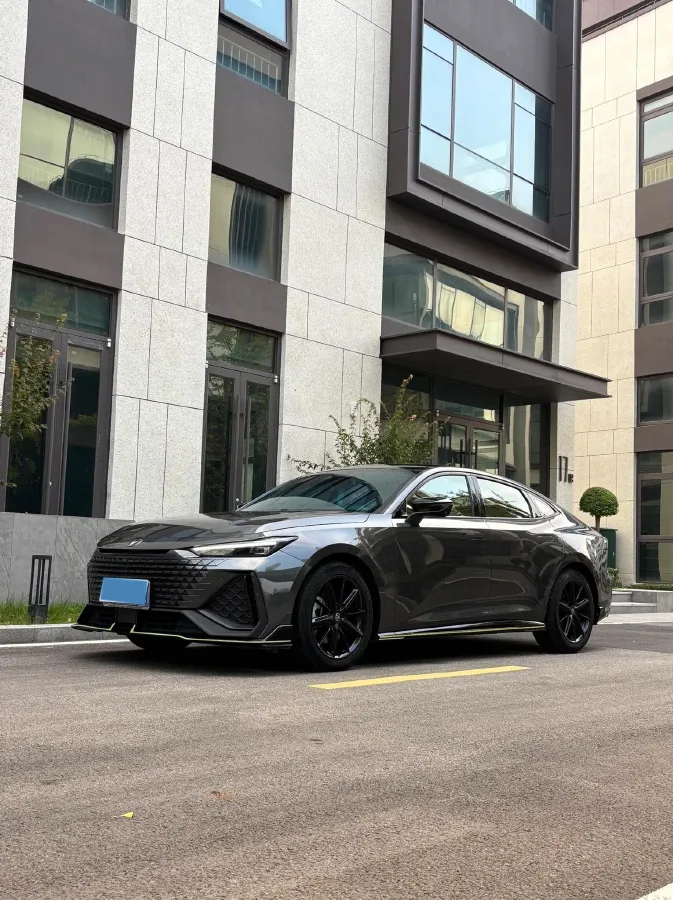 2022 ChangAn UNI-V 2.0T 233HP L4 8AT,autocango,china used car exporter,china ev exporter,chinese used car exporter,chinese used ev exporter