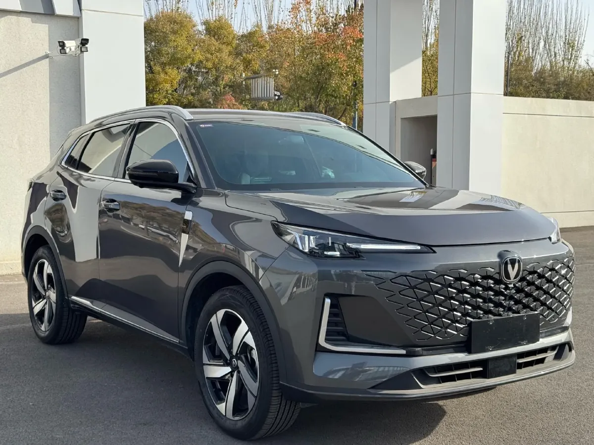 2024 ChangAn X5 PLUS 1.5T 188HP L4 7DCT,autocango,china used car exporter,china ev exporter,chinese used car exporter,chinese used ev exporter