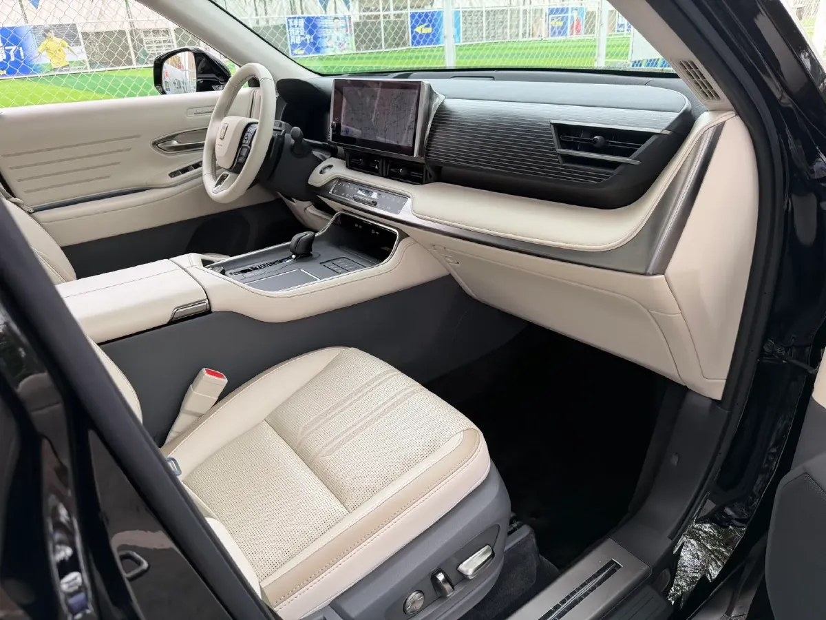 2024 Century Century 3.5L 262HP V6 E-CVT PHEV 18.1KWH,autocango,china used car exporter,china ev exporter,chinese used car exporter,chinese used ev exporter